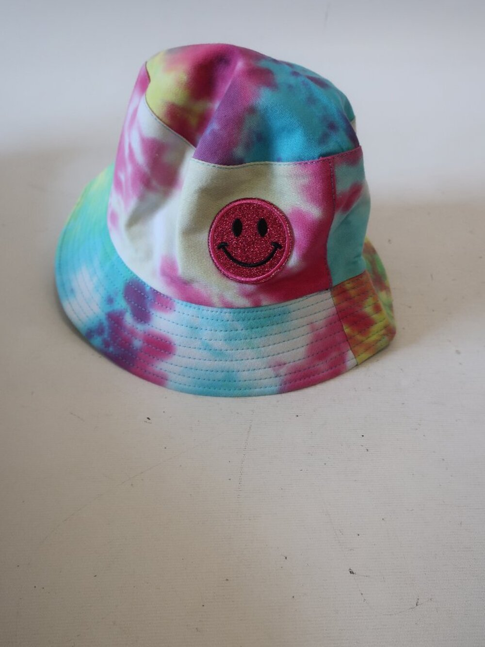 NWT Womens Tina Demel Tie-Dye Canvas Bucket Hat W/Smiley Face